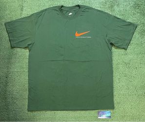 Nike sportswear America company van tee