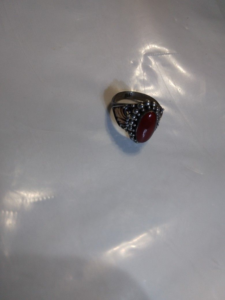 14 Carnelianin the Center 925 Size 6 Used