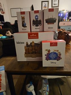 HALLMARK Ornaments 
