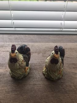 Rooster Salt & Pepper Shaker Set