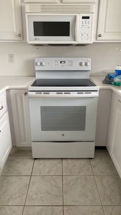 GE Electric Stove