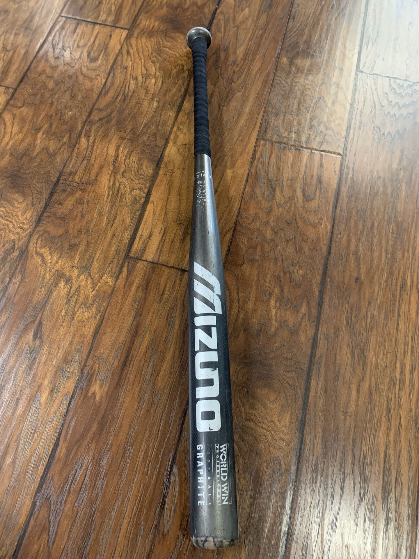 Mizuno World Win Professional Slowpitch Softball Bat Graphite 34” 28 Oz Gray Black