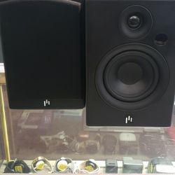 Allaire apt Bluetooth Bookshelf Speakers