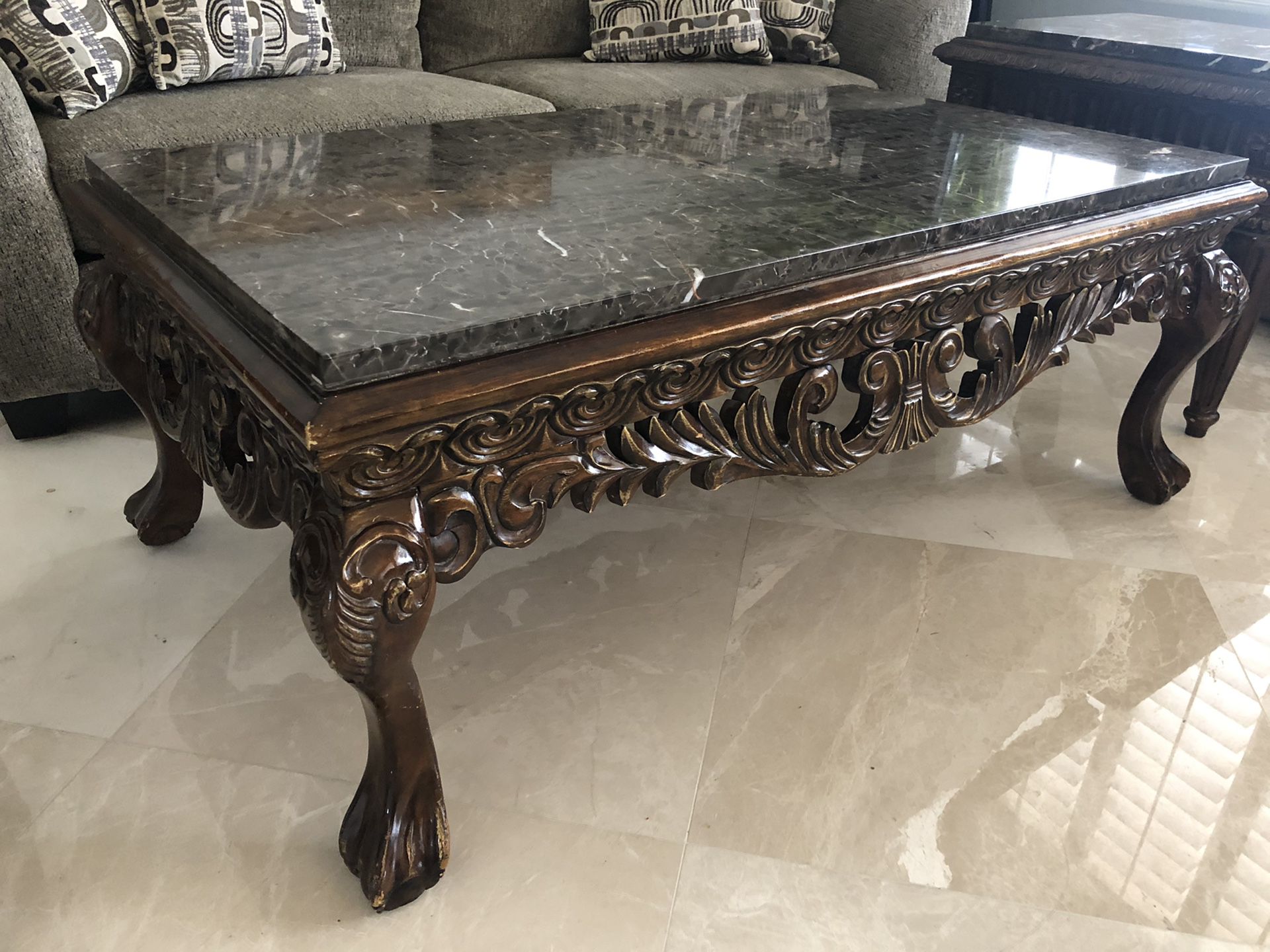 Elegant marble coffee table set