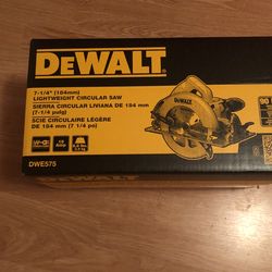 DEWALT 7 1/4” Corded  LIGHTWEIGHT  CORCULAR SAW