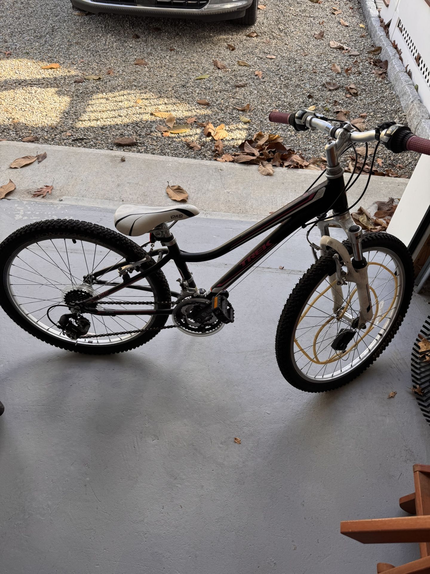 MT 220 Trek Mountain Series - Youth Bike