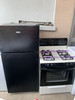 2pc set: Refrigerator and gas stove in excellent conditions with 4 months warranty
