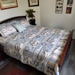 5 Piece Beautiful Bedroom Set $500 Pick Up In Poplar Grove 