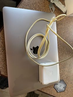 2019 MacBook Pro 13” intel i5 w/ display issue