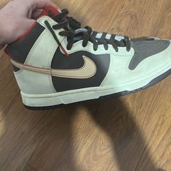 High Top Dunks Size 9