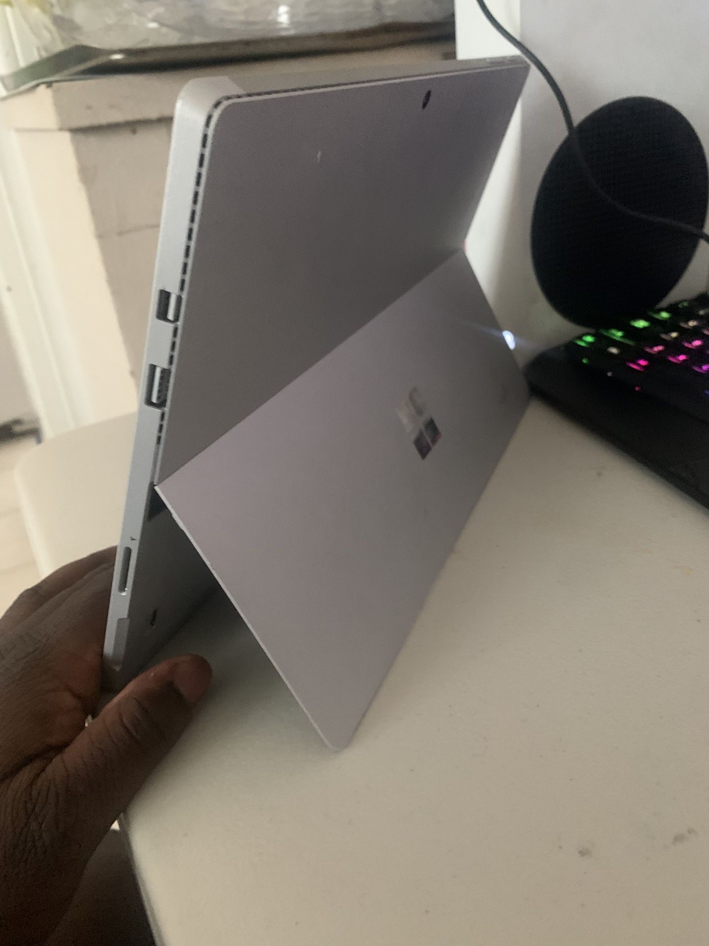 Surface Edge Tablet