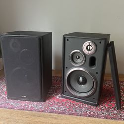 Aiwa 3 Way Bass Reflex Speaker System  Black Speakers