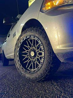 20x10 Wheels and Tires 33/1250/20