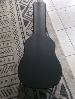 Roadrunner hard shell acoustic guitar case