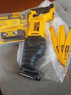 20v Dewalt reciprocating saw and battery 5 ah 5 bless