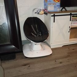 4 Moms Mamaroo Bluetooth 5 Mode Swing 