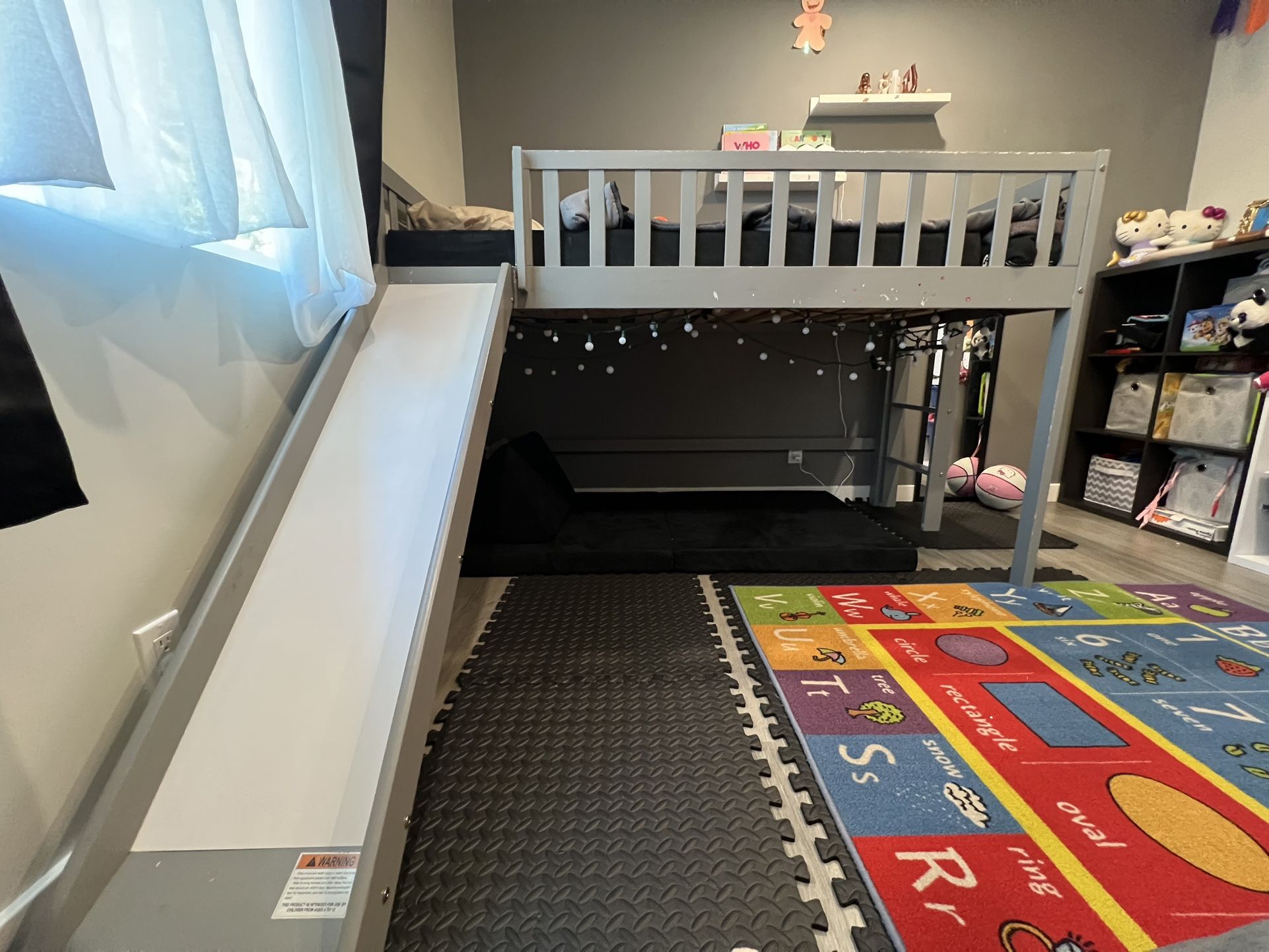 loft twin bed/ bunk bed