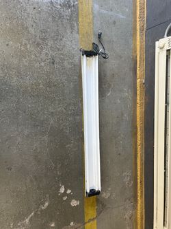 47’ Garage Light
