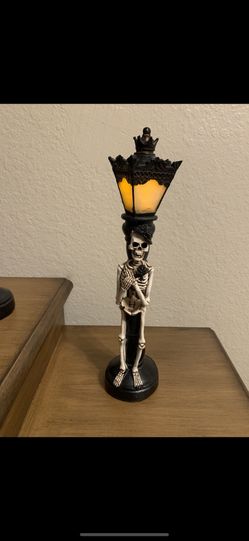 Cool Skull catrina lantern.