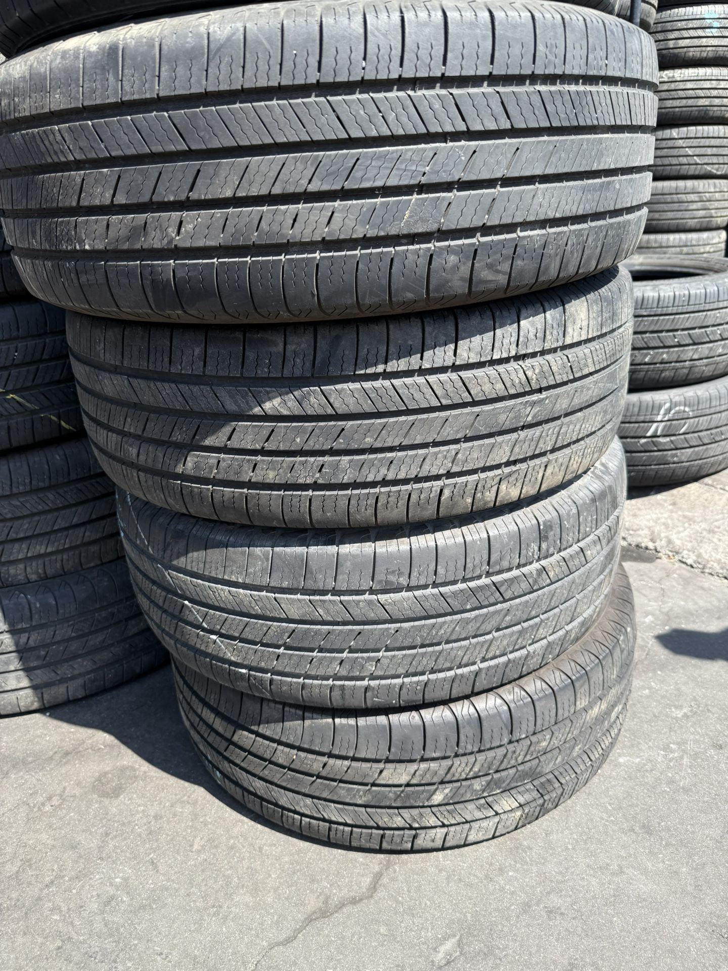 Vendo Set E Mantas 225/65/R17 Instaladas Y Alone Cas Las 4 Por $1608!/5-&/(/