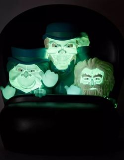Hitchhiking Ghosts in Doom Buggy Light-Up Figure – The Haunted Mansion – Large 19 1/2'' not animatronic