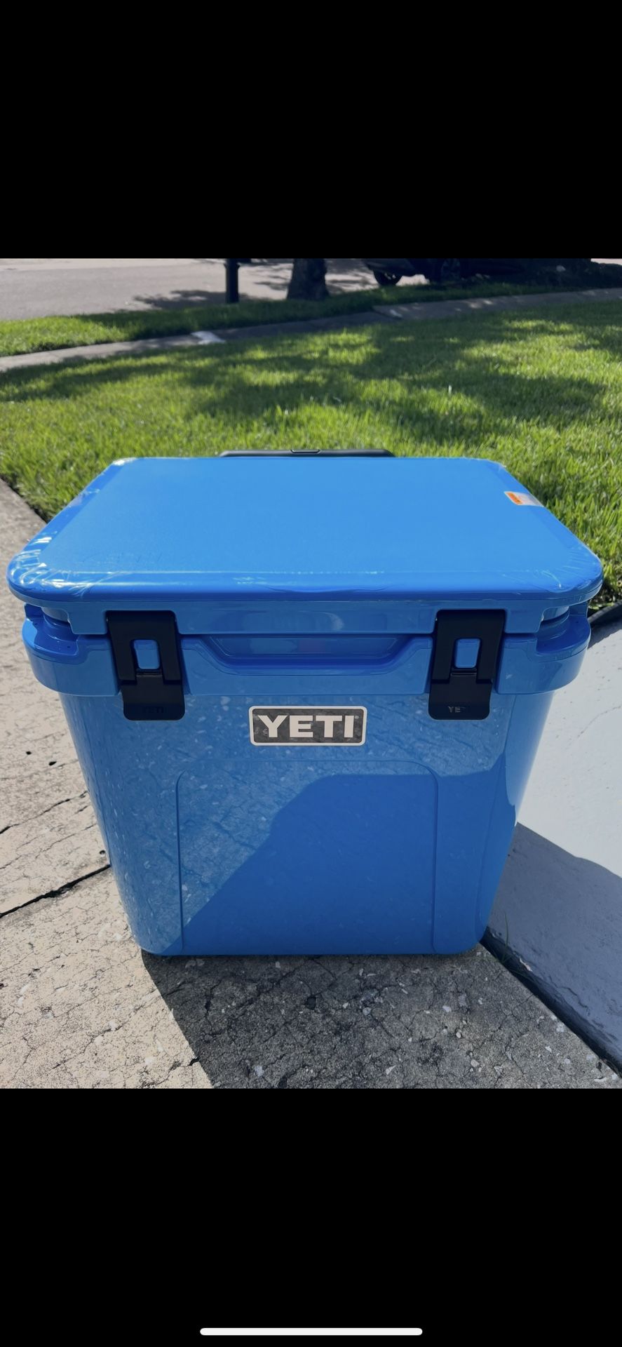 New YETI Roadie 48 wheeled cooler…… Big Wave Blue