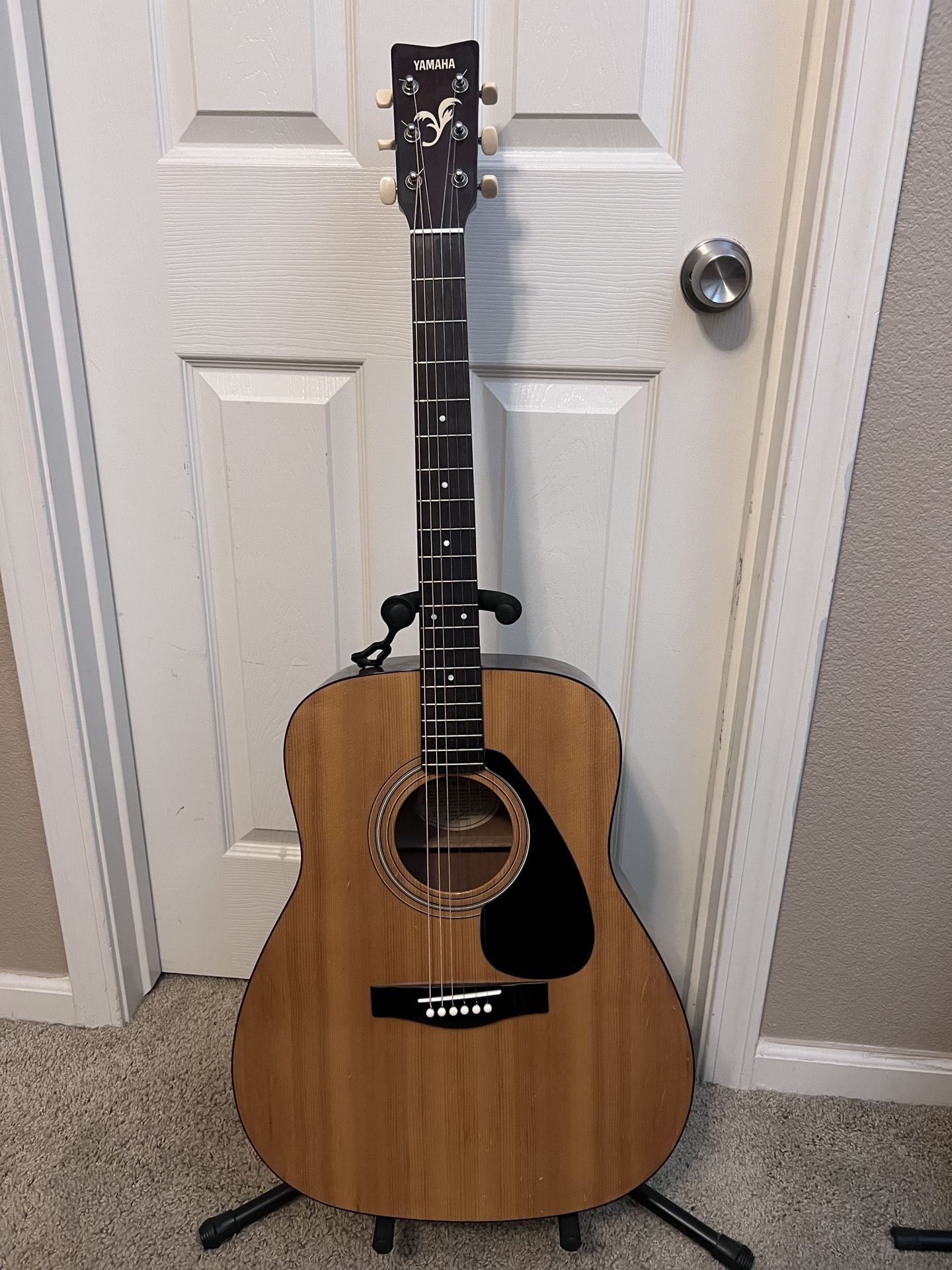 Yamaha Acoustic Guitar