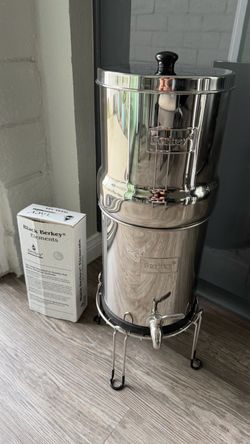 Big Berkey 2.25 Gallon Stainless Steel Water Filter System + Stand