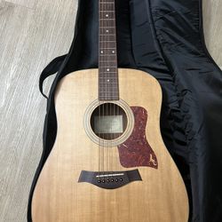 Used Taylor Guitar Good Condition