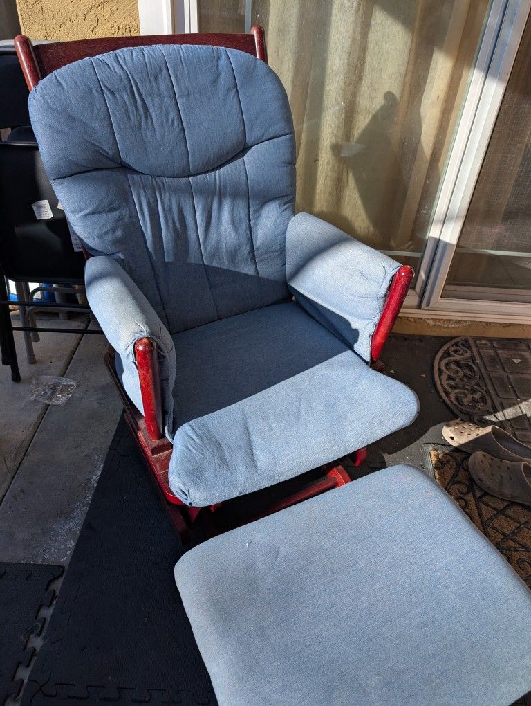 Slider Rocking Chair In Mira Mesa