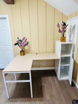 desk (home or office)