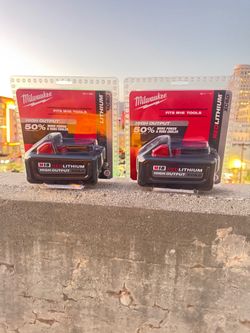 Milwaukee 8Ah battery, brand new, price is for each one