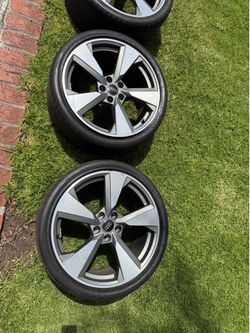 Audi Wheels w/ Lug Nuts
