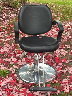 Black Hydraulic Salon Barber Chair