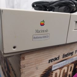 Vintage Apple Macintosh Model: Performa 6116cd