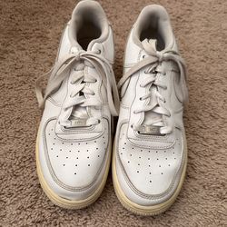 White Nike Air Juniors shoes