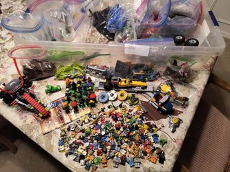 Lego Mini Figure Lot & Weapons/Extra Parts - Star Wars, Ninjago, TMNT Ultra more