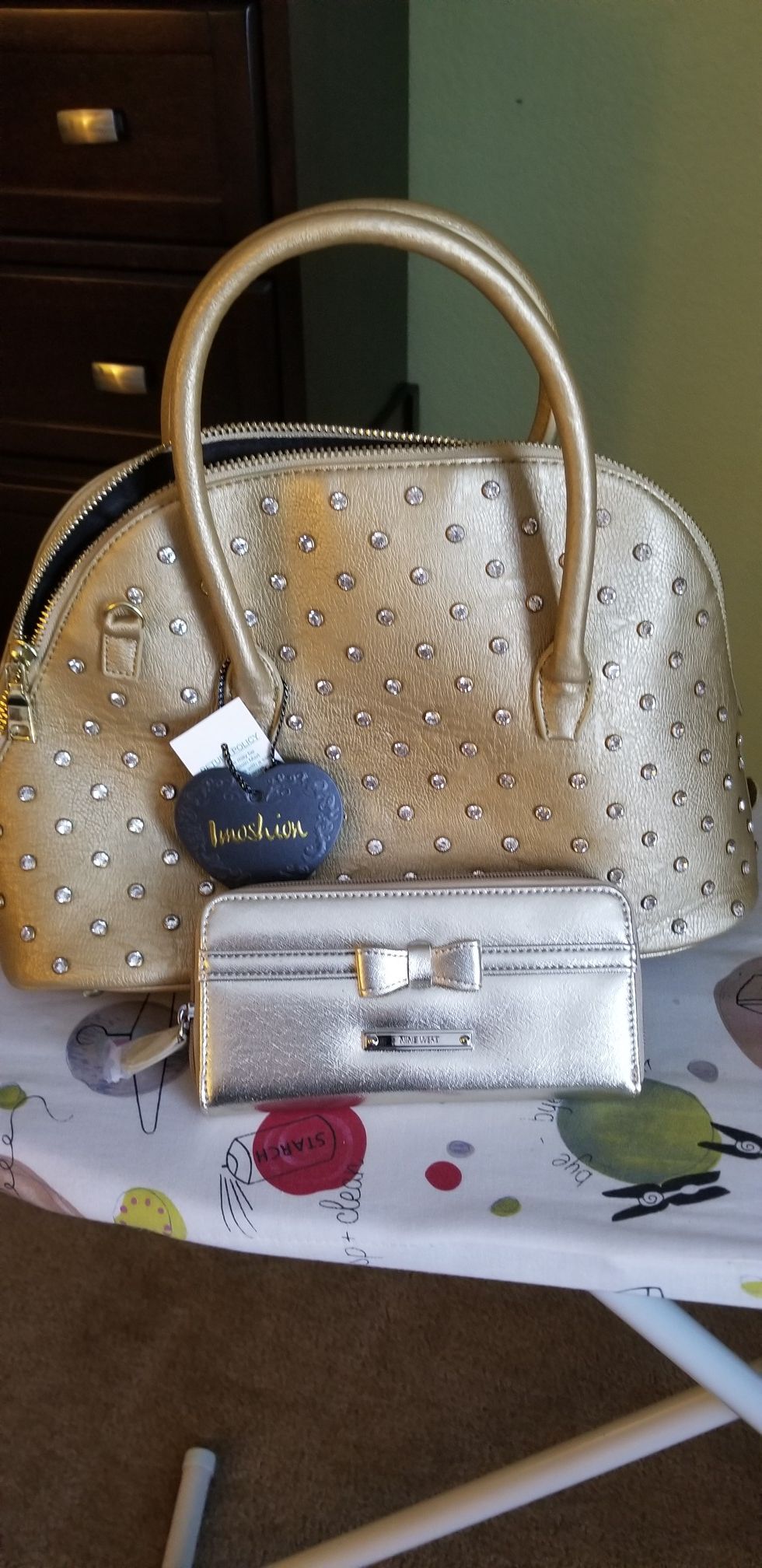 Lv Monogram Emilie Wallet for Sale in Schertz, TX - OfferUp