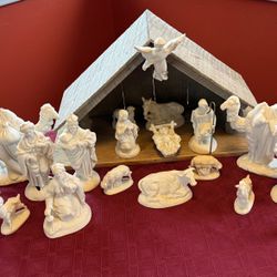 Rare Vintage Ceramic Atlantic Mold Nativity White 20 Pcs With Crèche Mint