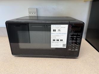 Black Countertop Microwave