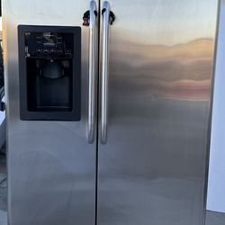 Refrigerator  $150  Lake Los Angeles