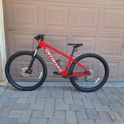 SPECIALIZED ROCKHOPPER SPORT 29 ER MOUNTAIN BIKE LIKE NEW ( CHECK MY OTHER BIKES)