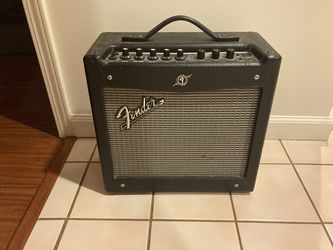 Electric Guitar Amp: Fender DSP mustang v.2