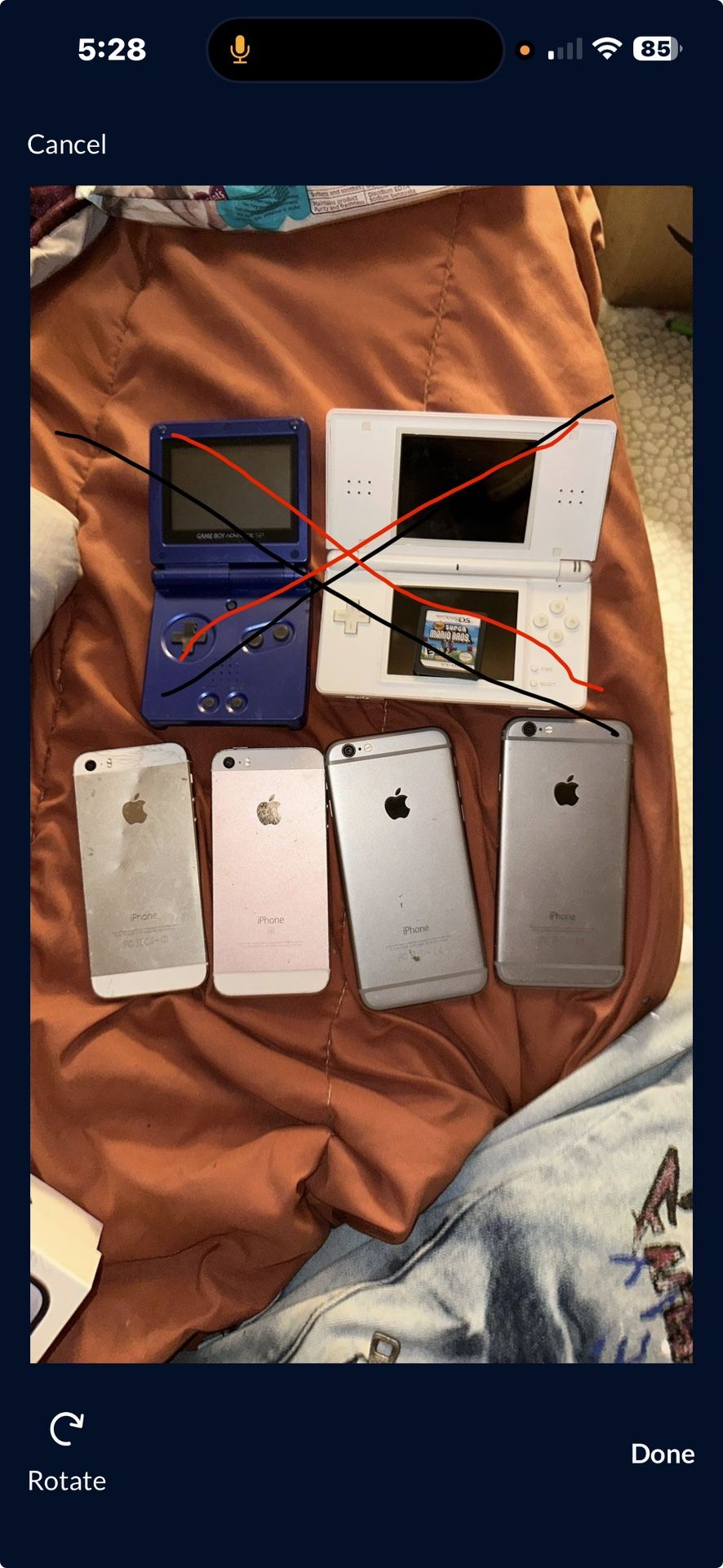 2 iPhone 5s , 2 iPhone 6s Throw Me Offers If Interested