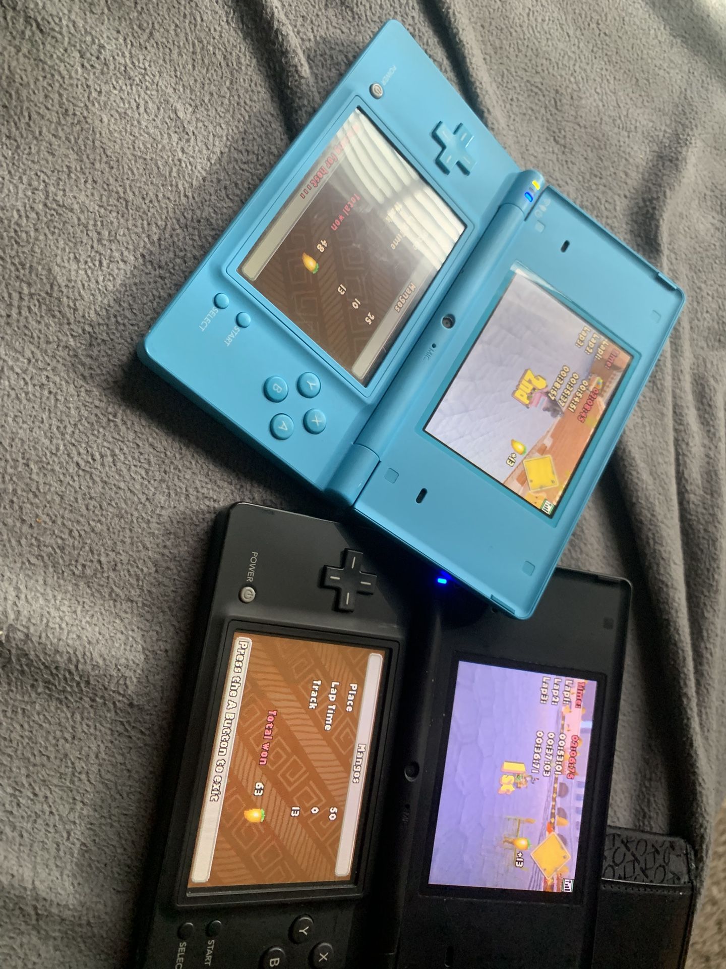 BLACK DSI OVER 150 GAMES INSTALLED 