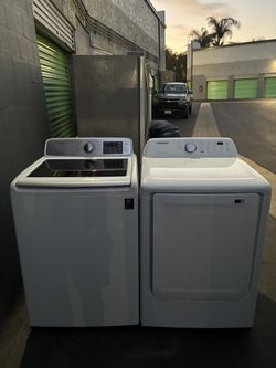 Samsung Large Capacity Washer & Gas Dryer Set – White