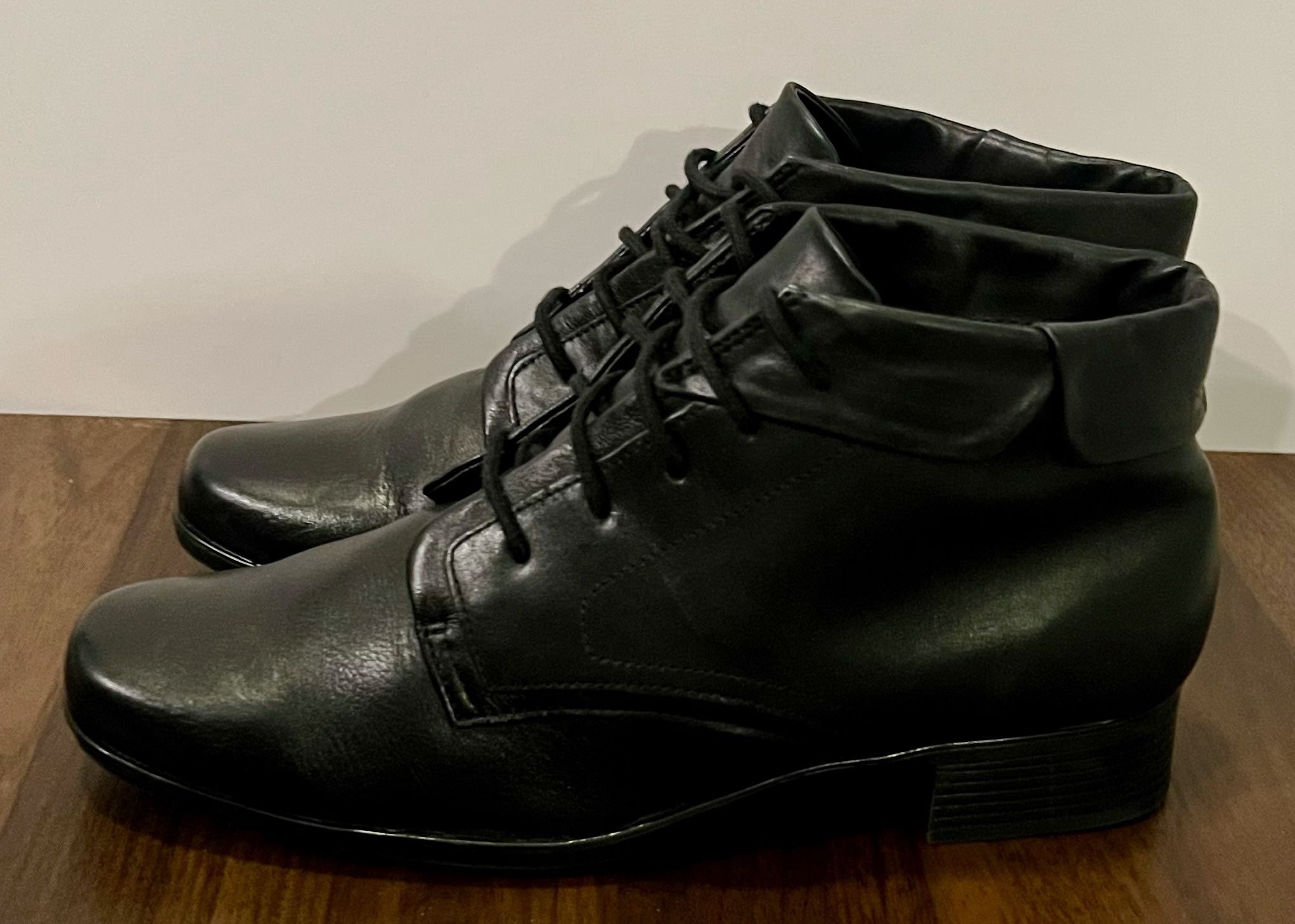 Liz Baker Boots Womens Size 9.5 Black Leather Lace Up Dress Ankle Booties