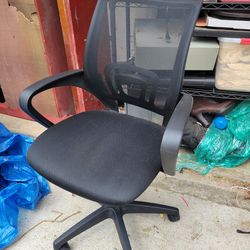 Basic Desk Chair