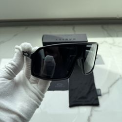 Oakley Sutro black Frame With black Lenses 