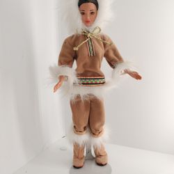 Barbie 1997 kira doll of the world arctic  (Box #7176)